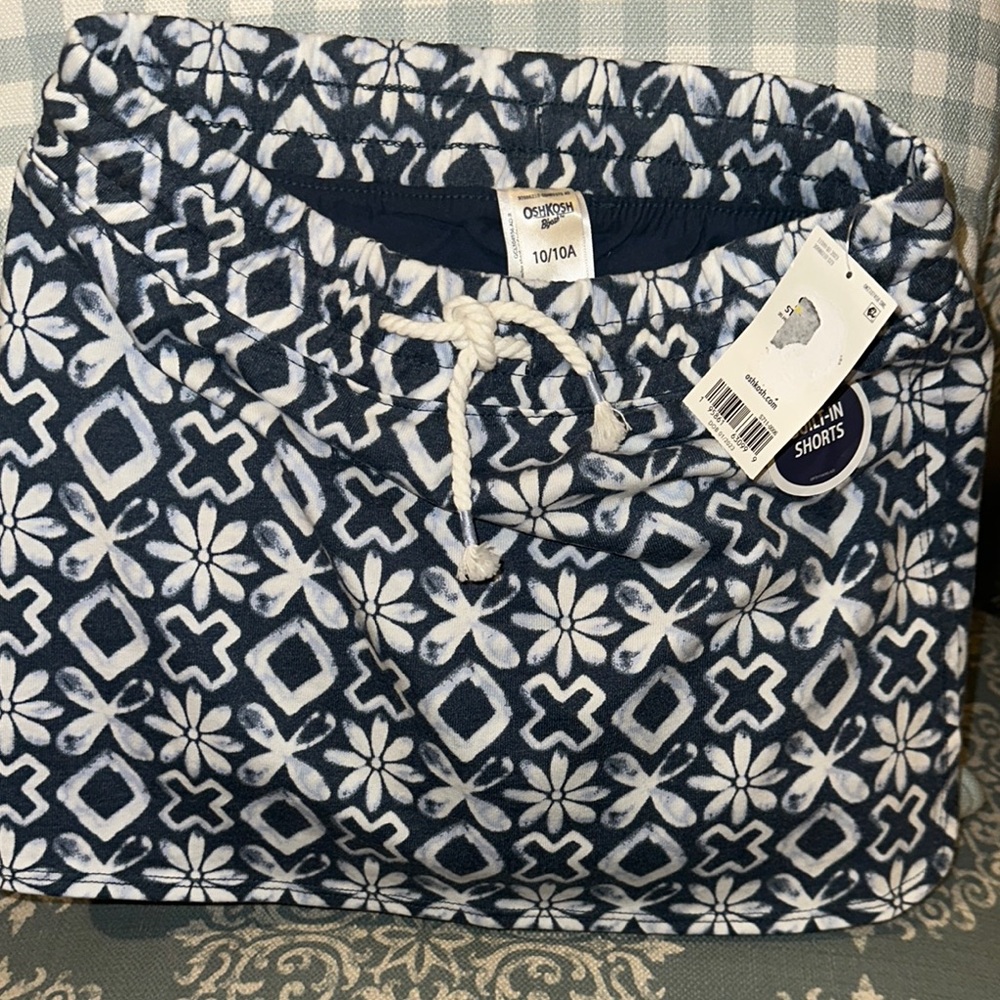 NWT- Osh Kosh, size 10 girls, skort